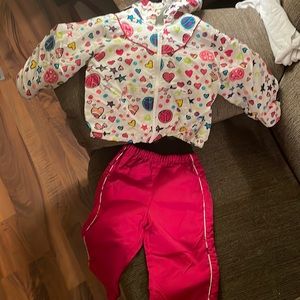 Girls matching set snow jacket and pants size 2t in excellent condition!